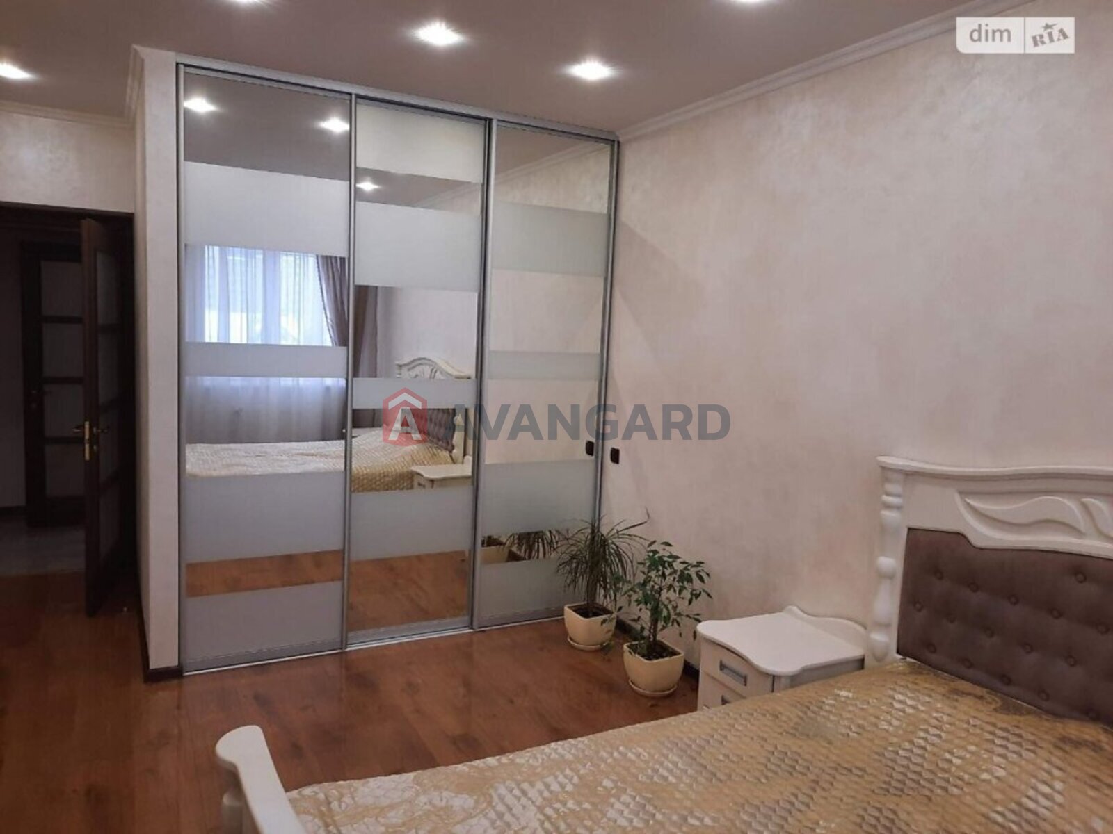 2 ��. ��������, 78/-/16 ��. �., 4/5 ������ ���� 8