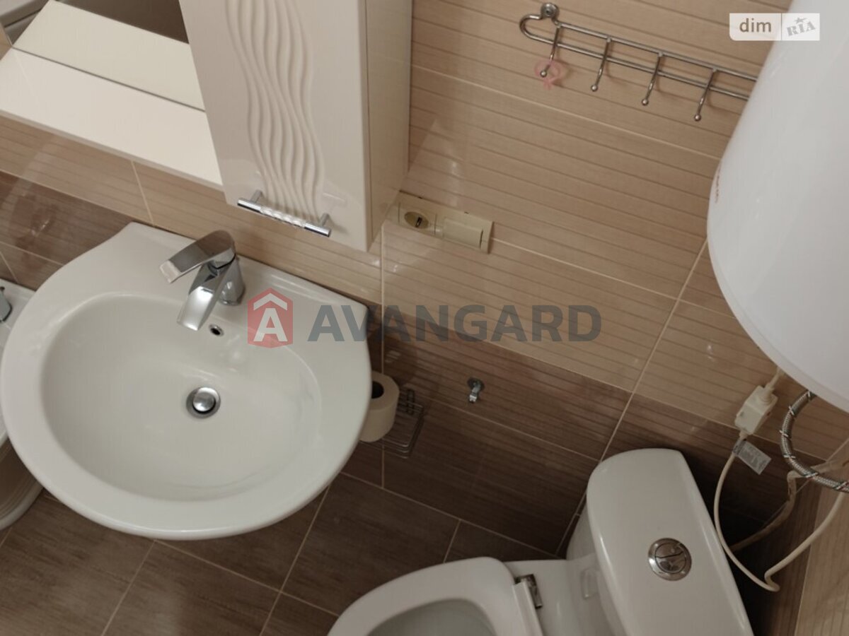 1 ��. ��������, 42/18/10 ��. �., 11/16 ������ ���� 11