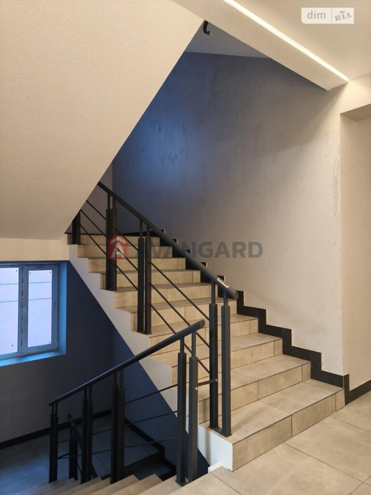 2 ��. ��������, 66/-/- ��. �., 6/9 ������ ���� 4