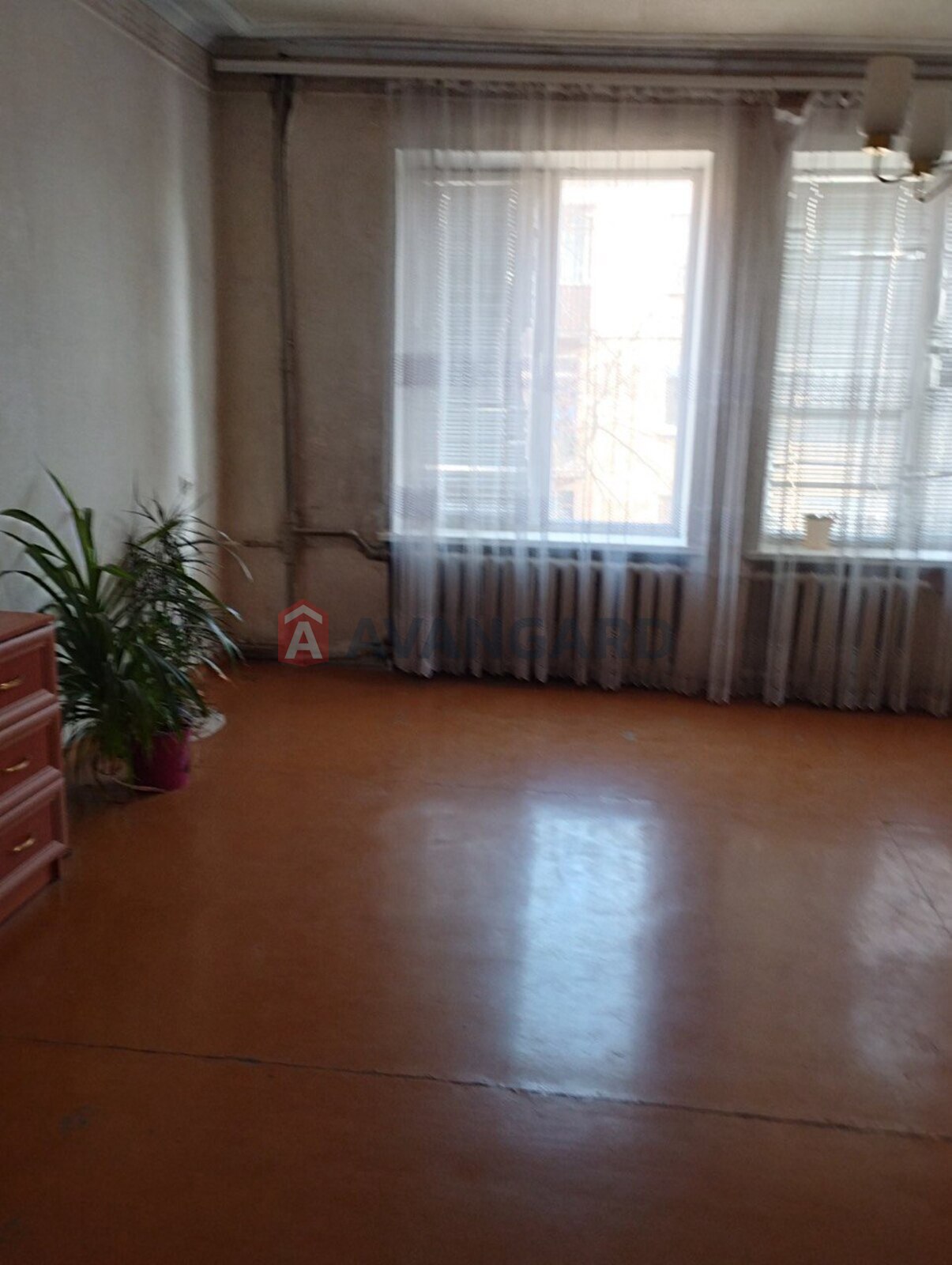 2 ��. ��������, 78/64/14 ��. �., 4/4 ������ ���� 15