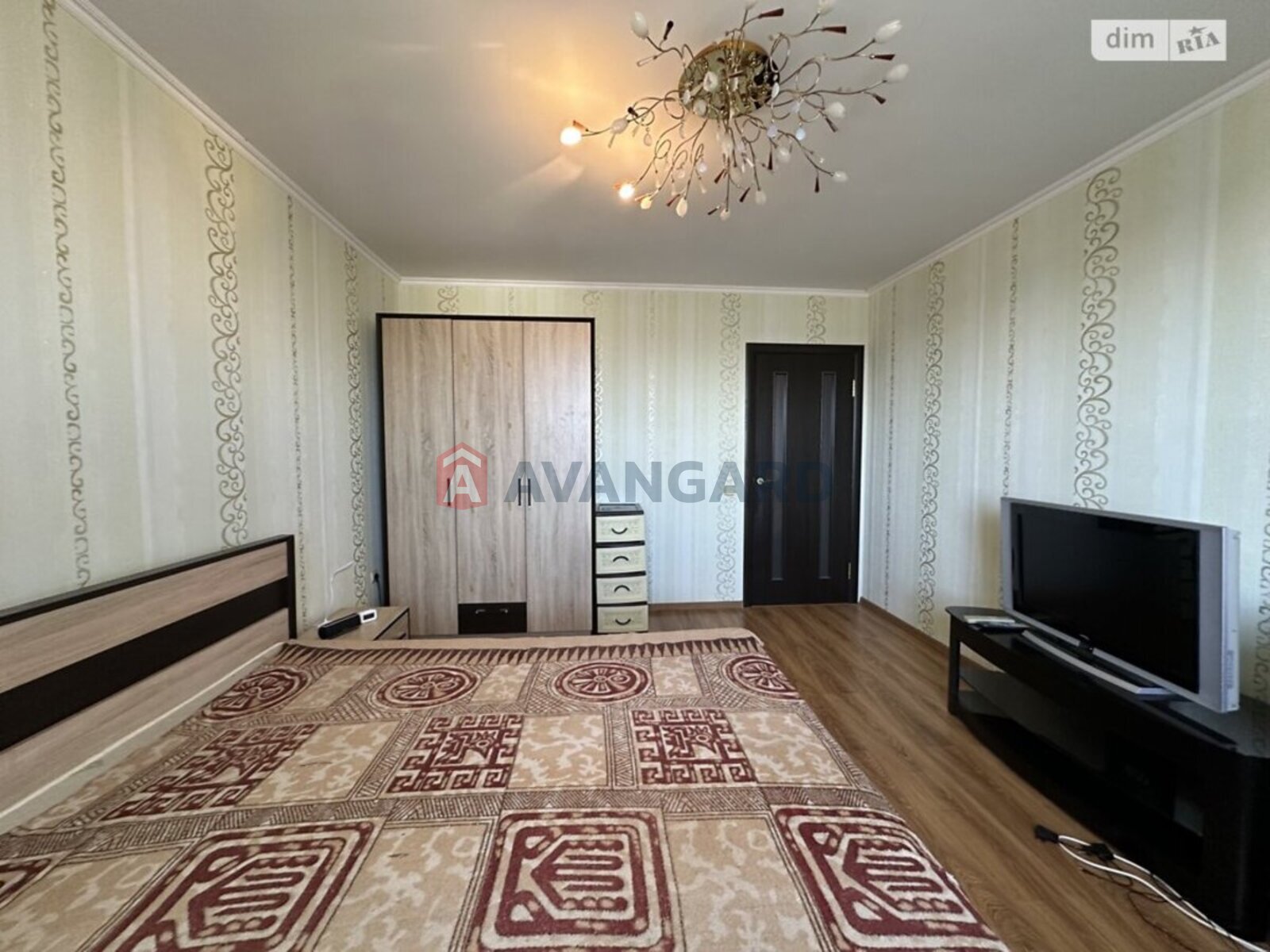 2 ����. ��������, 72/-/15 ��. �., 8/10 ���� ���� 12