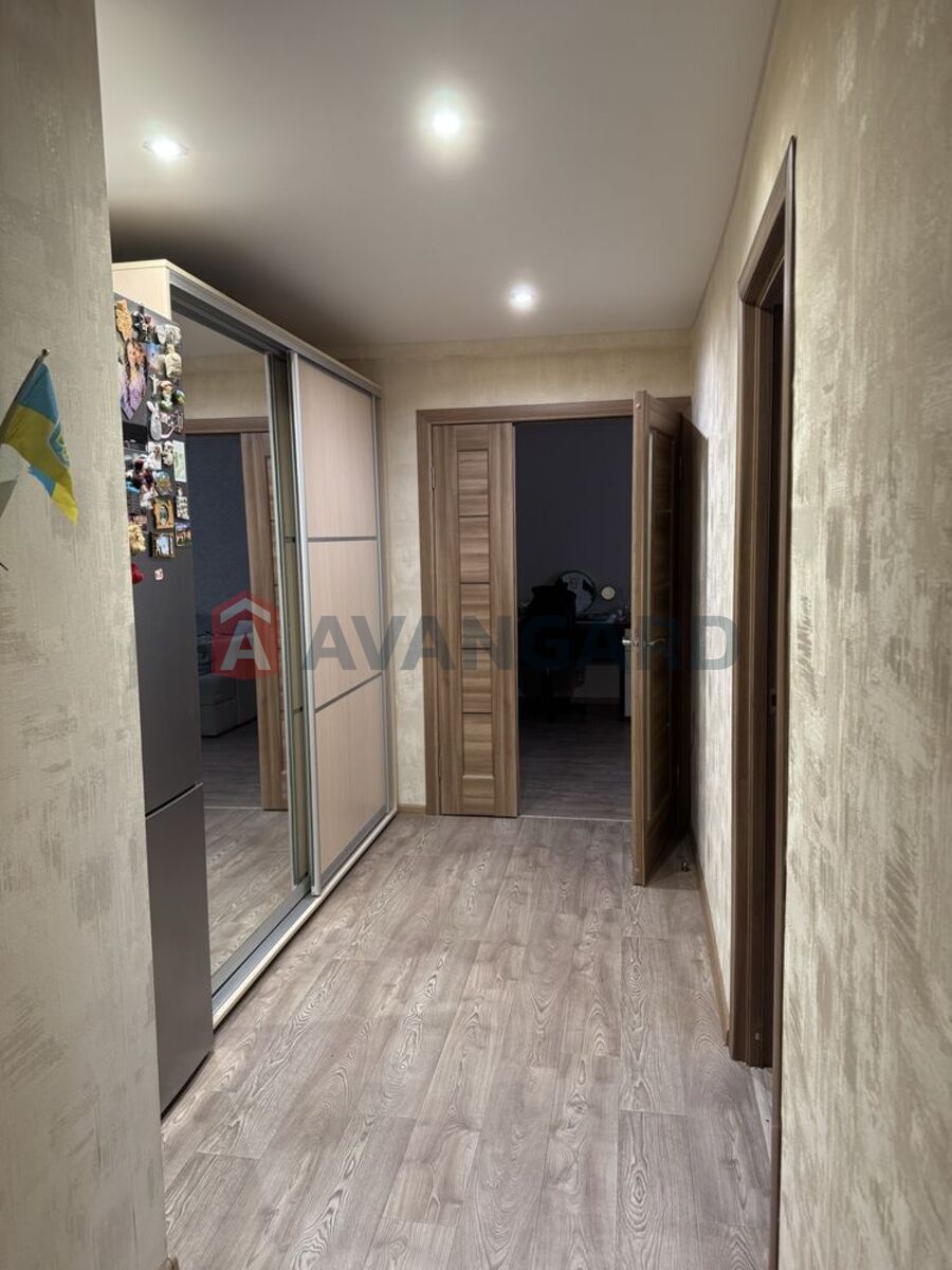 3 ��. ��������, 69/-/8 ��. �., 1/9 ������ ���� 3