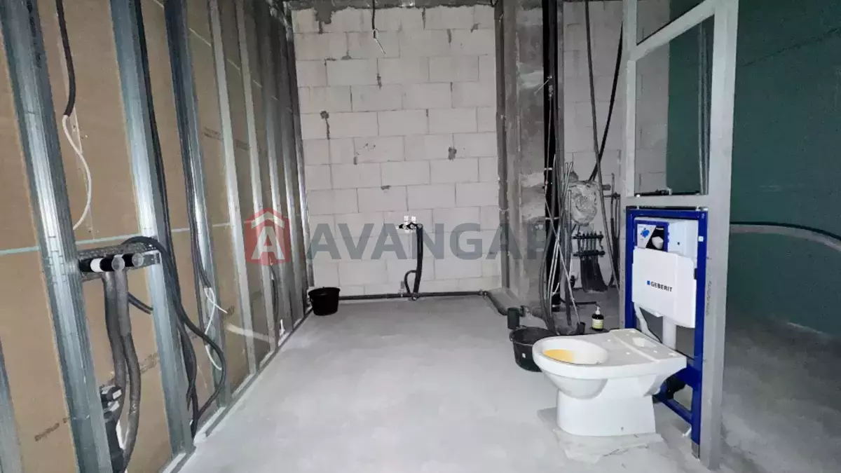 3 ��. ��������, 100/-/- ��. �., 2/5 ������ ���� 8