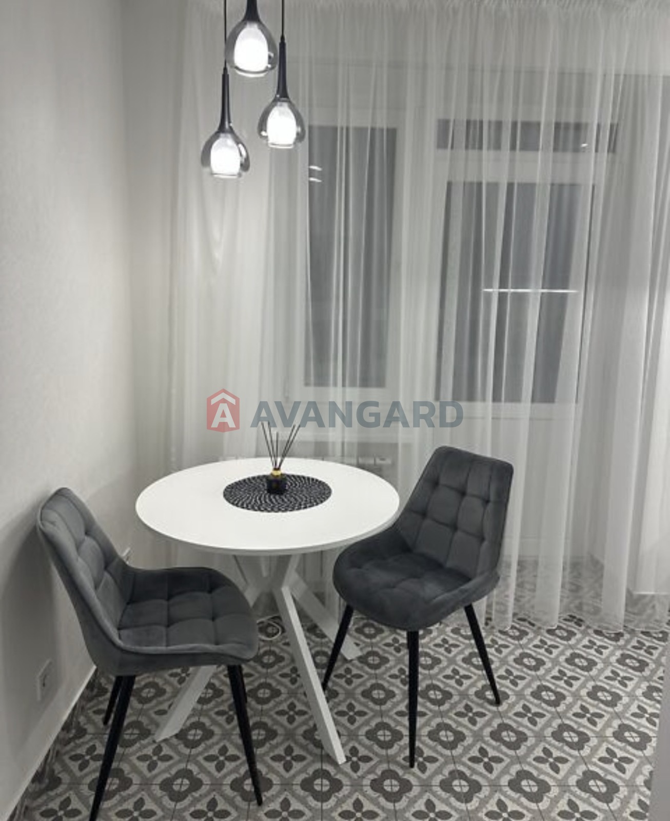 1 ��. ��������, 36/-/9 ��. �., 8/8 ������ ���� 10