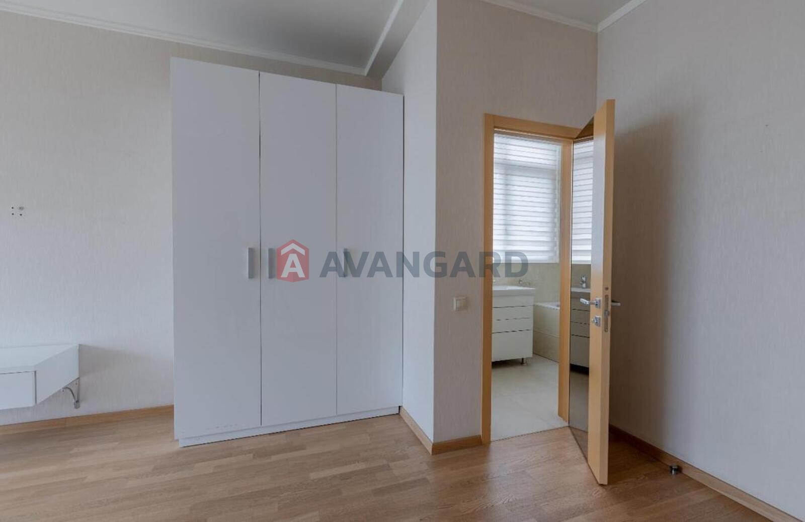 4 кім. квартира, 132/80/18 кв. м., 12/17 поверх фото 21 4 кім. квартира, 132/80/18 кв. м., 12/17 поверх фото 21