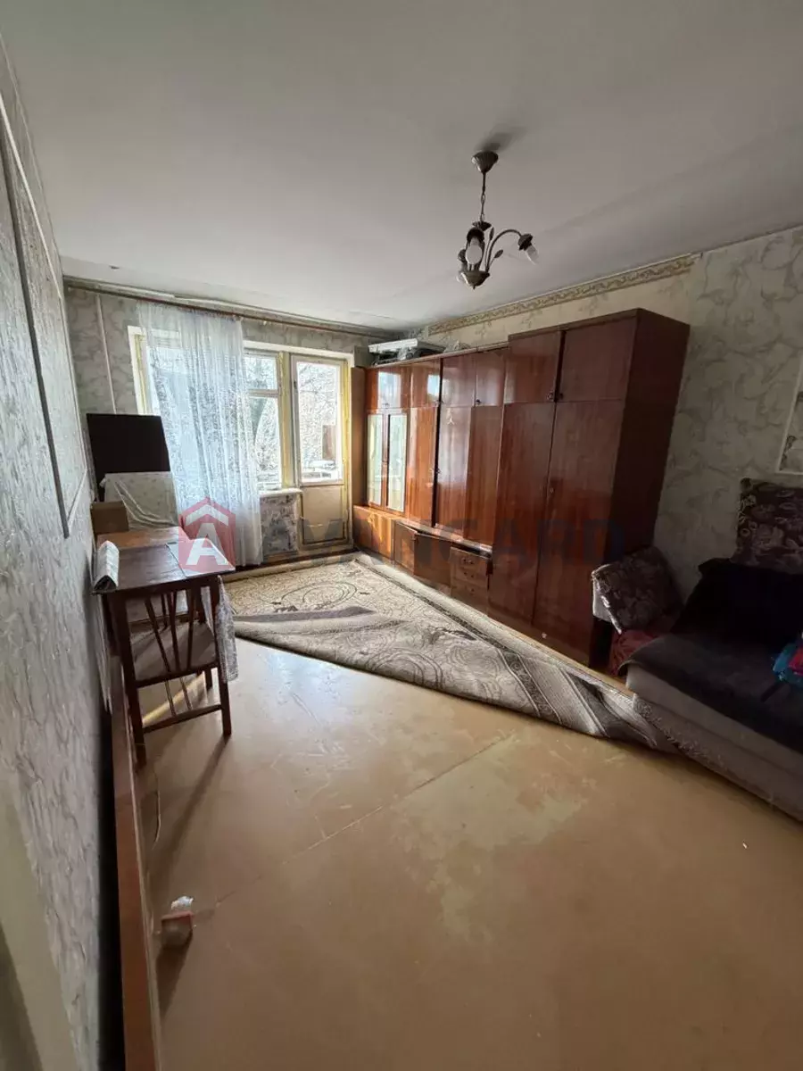 1 ��. ��������, 30/-/6 ��. �., 4/5 ������ ���� 8