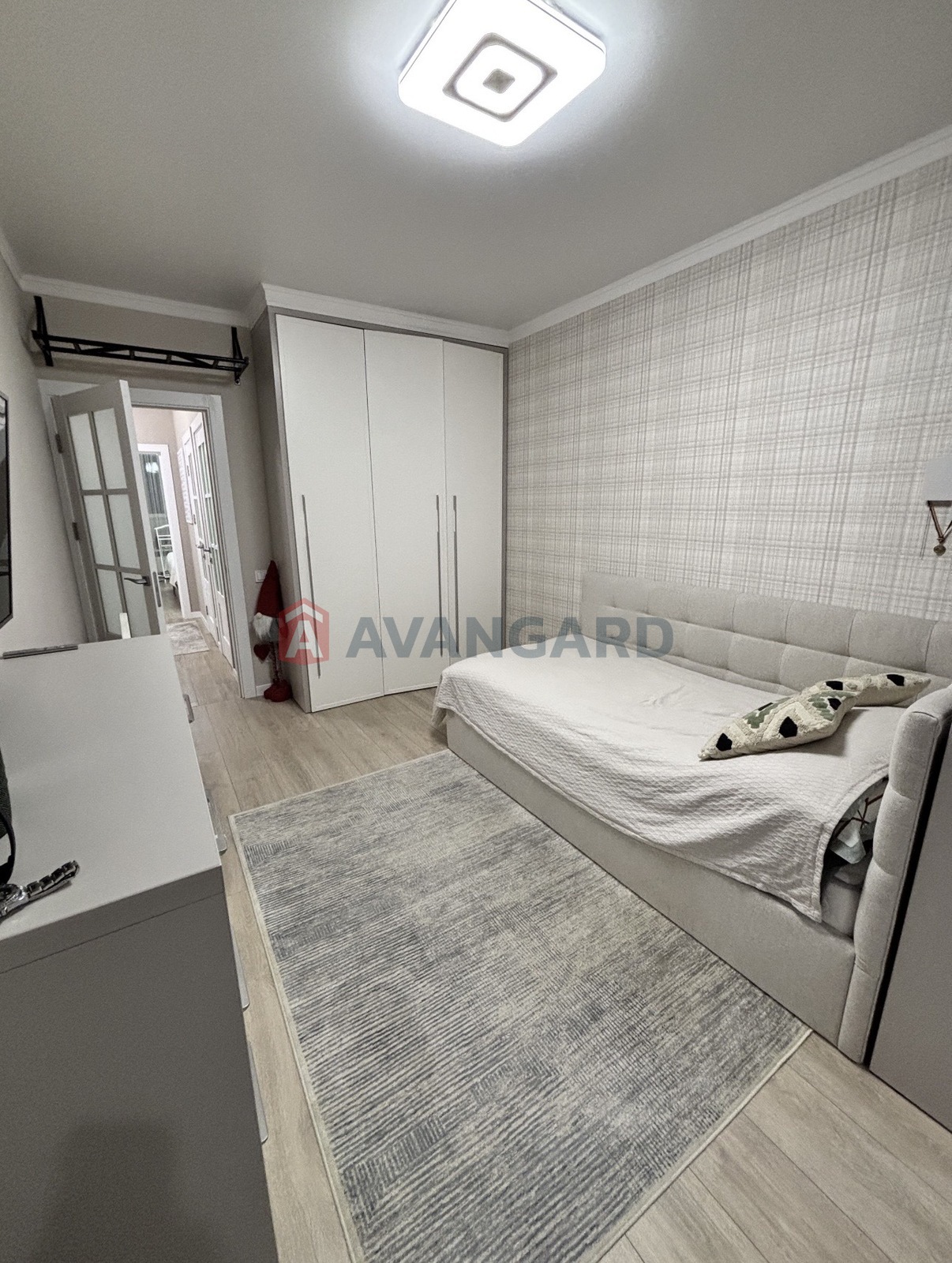 2 ��. ��������, 68/37/26 ��. �., 3/10 ������ ���� 19