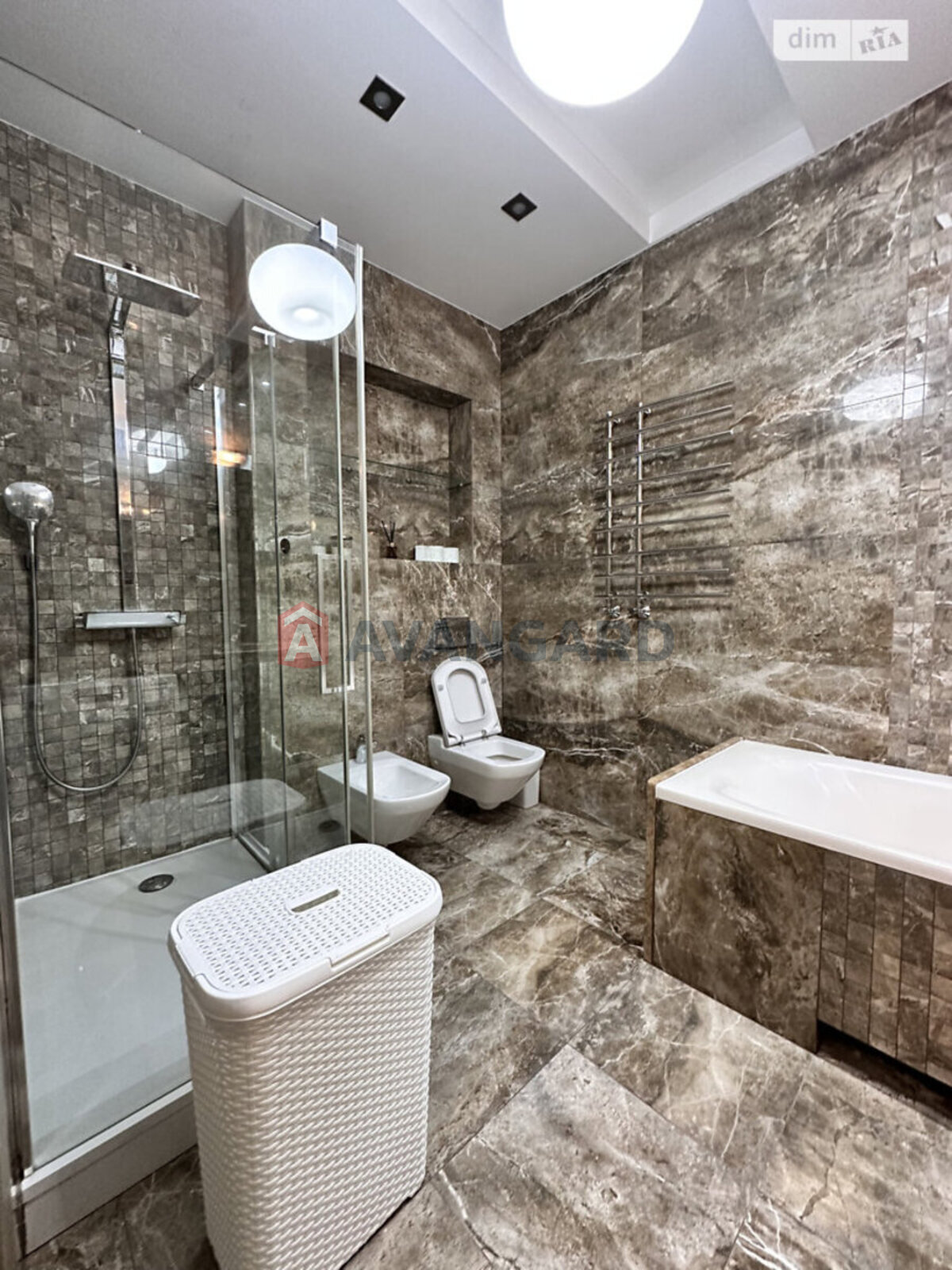 2 ��. ��������, 82/60/15 ��. �., 2/7 ������ ���� 23