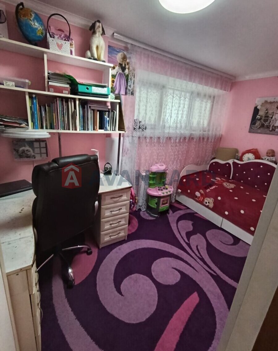 2 ��. ��������, 40/-/- ��. �., 1/5 ������ ���� 8