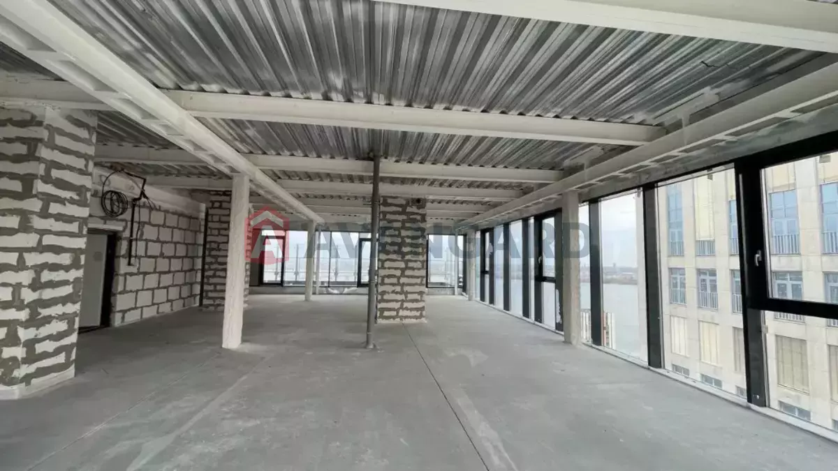 4 ��. ��������, 156/-/- ��. �., 18/18 ������ ���� 2