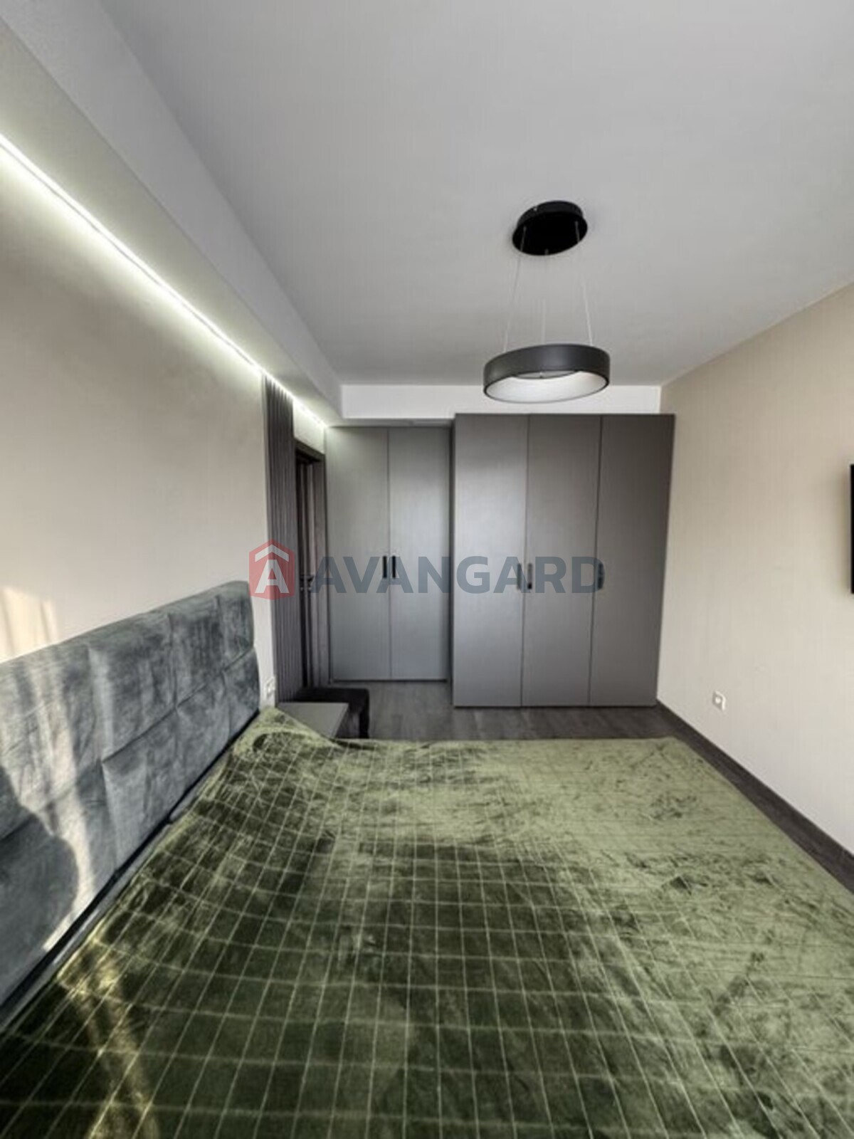 3 ��. ��������, 85/-/13 ��. �., 10/11 ������ ���� 23