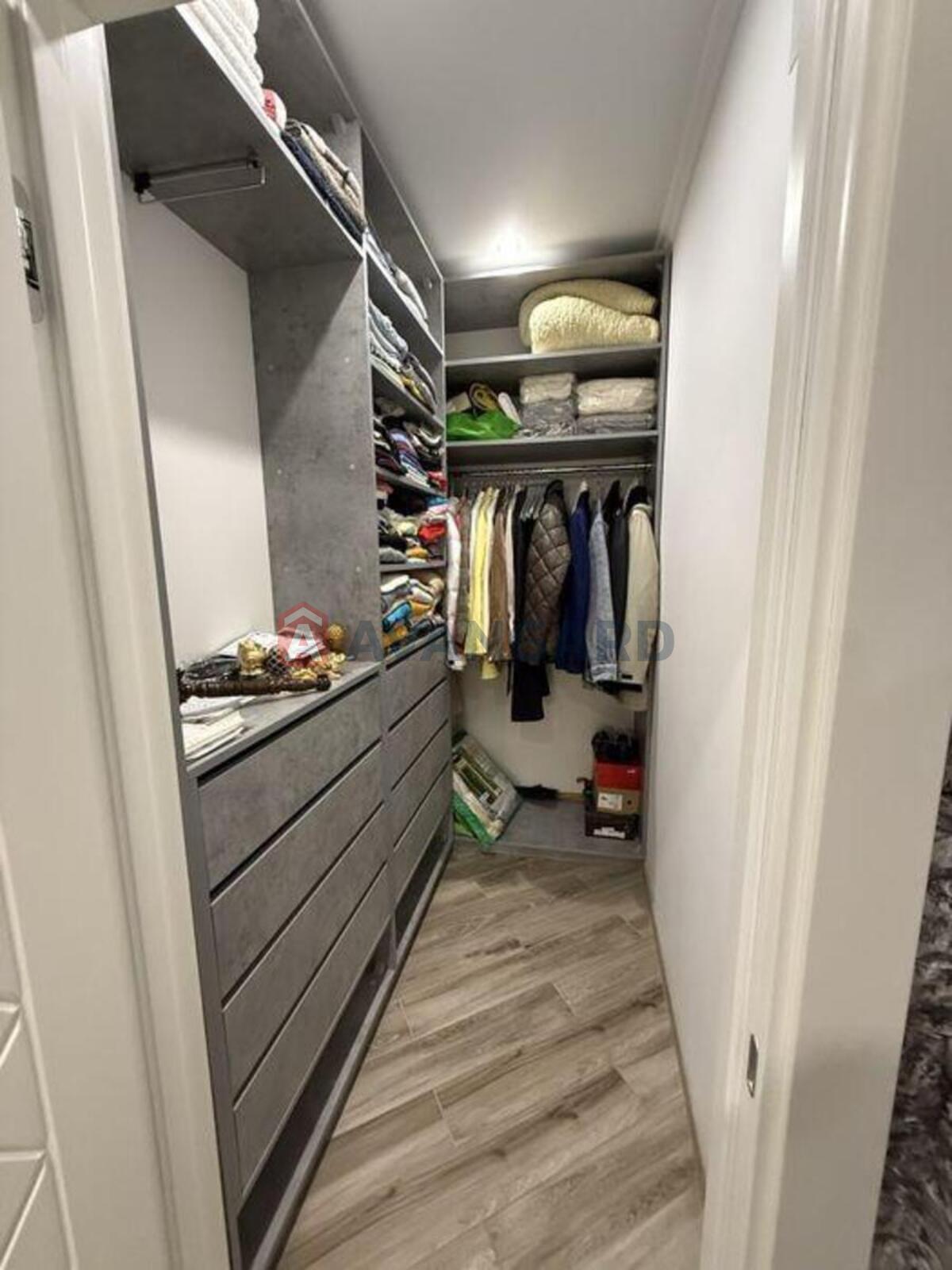 2 ��. ��������, 68/-/18 ��. �., 4/8 ������ ���� 10