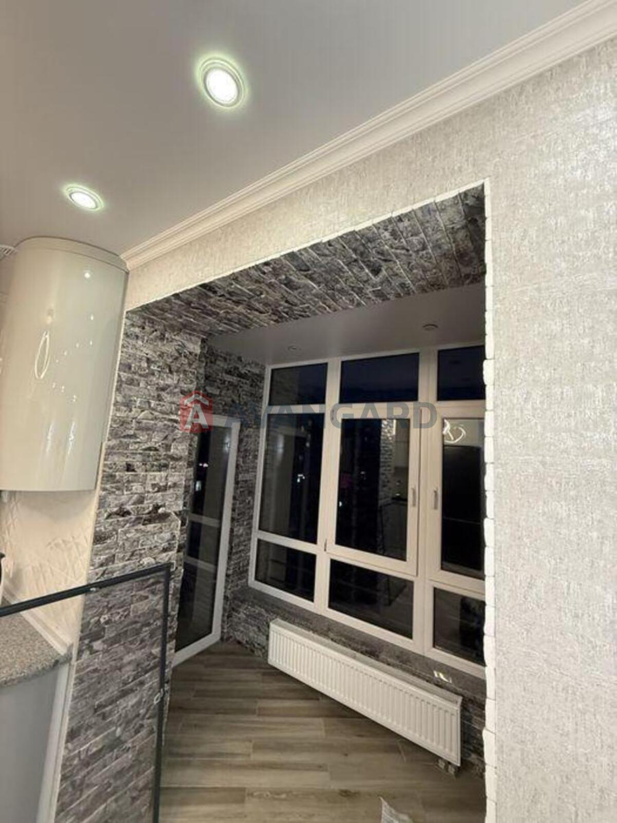 2 ��. ��������, 68/-/18 ��. �., 4/8 ������ ���� 3