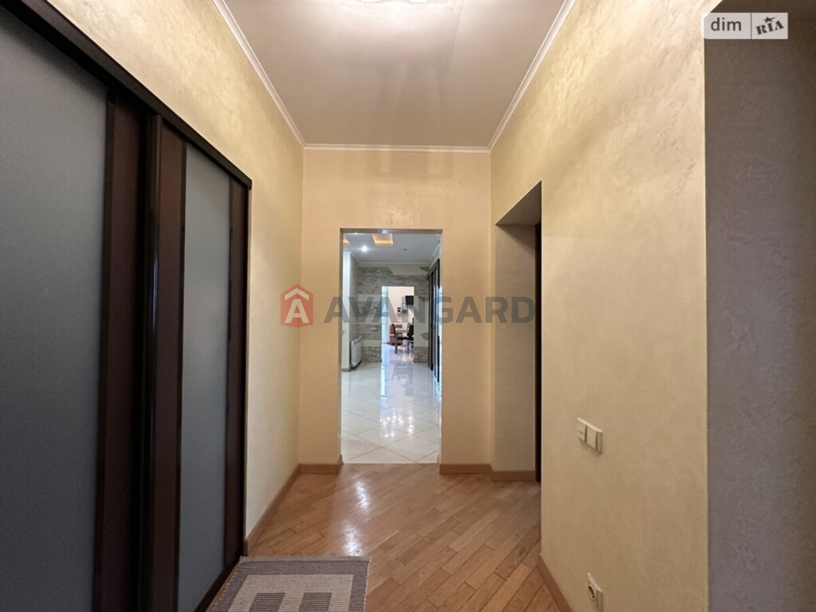 3 ��. ��������, 140/76/18 ��. �., 3/9 ������ ���� 10