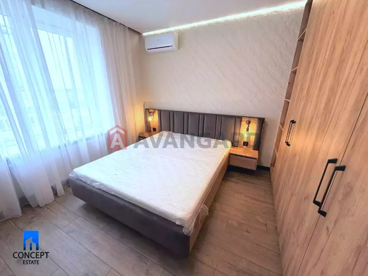 2 ��. ��������, 52/-/- ��. �., 8/10 ������ ���� 4