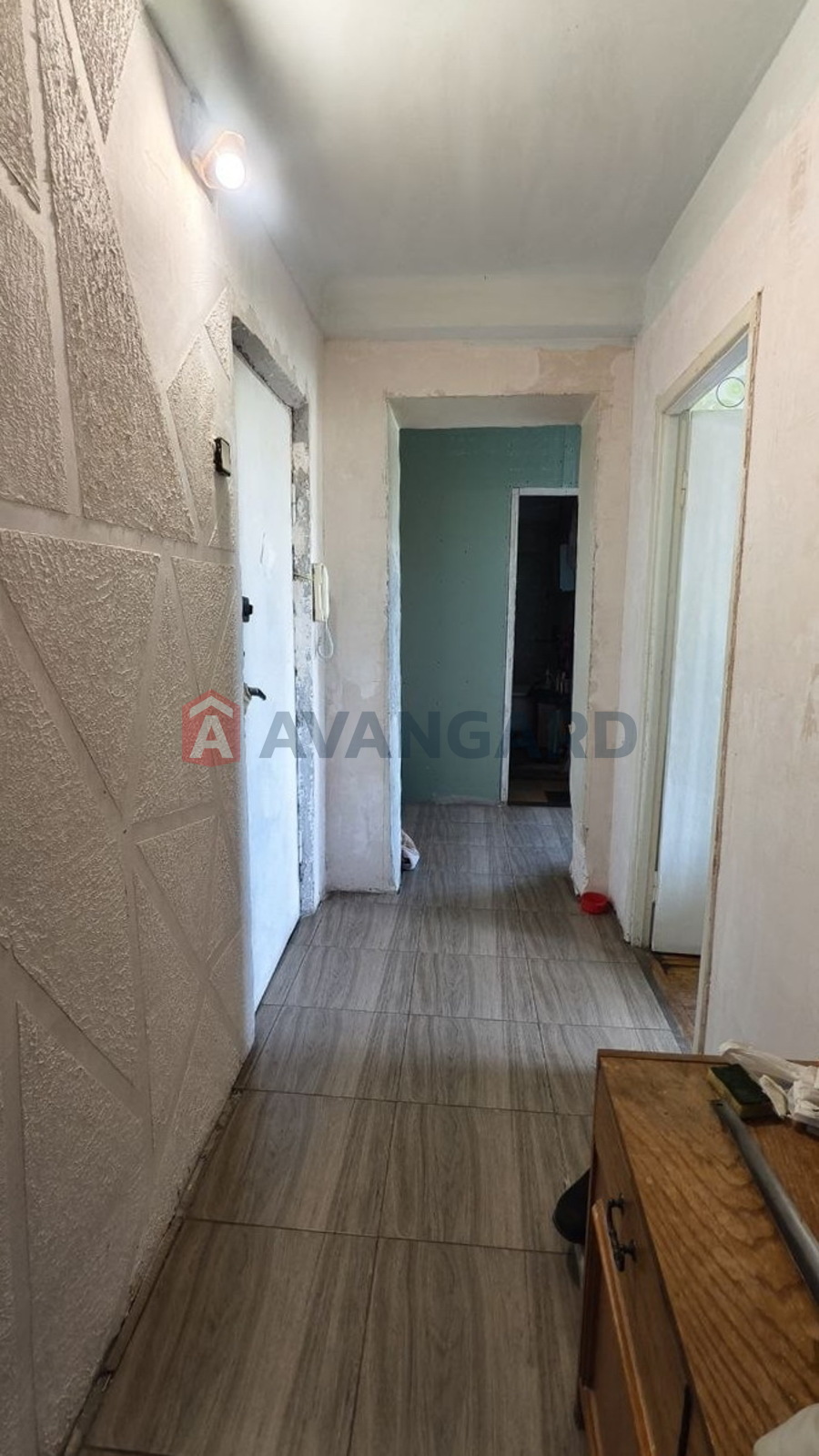 3 ����. ��������, 68/45/12 ��. �., 5/9 ���� ���� 10