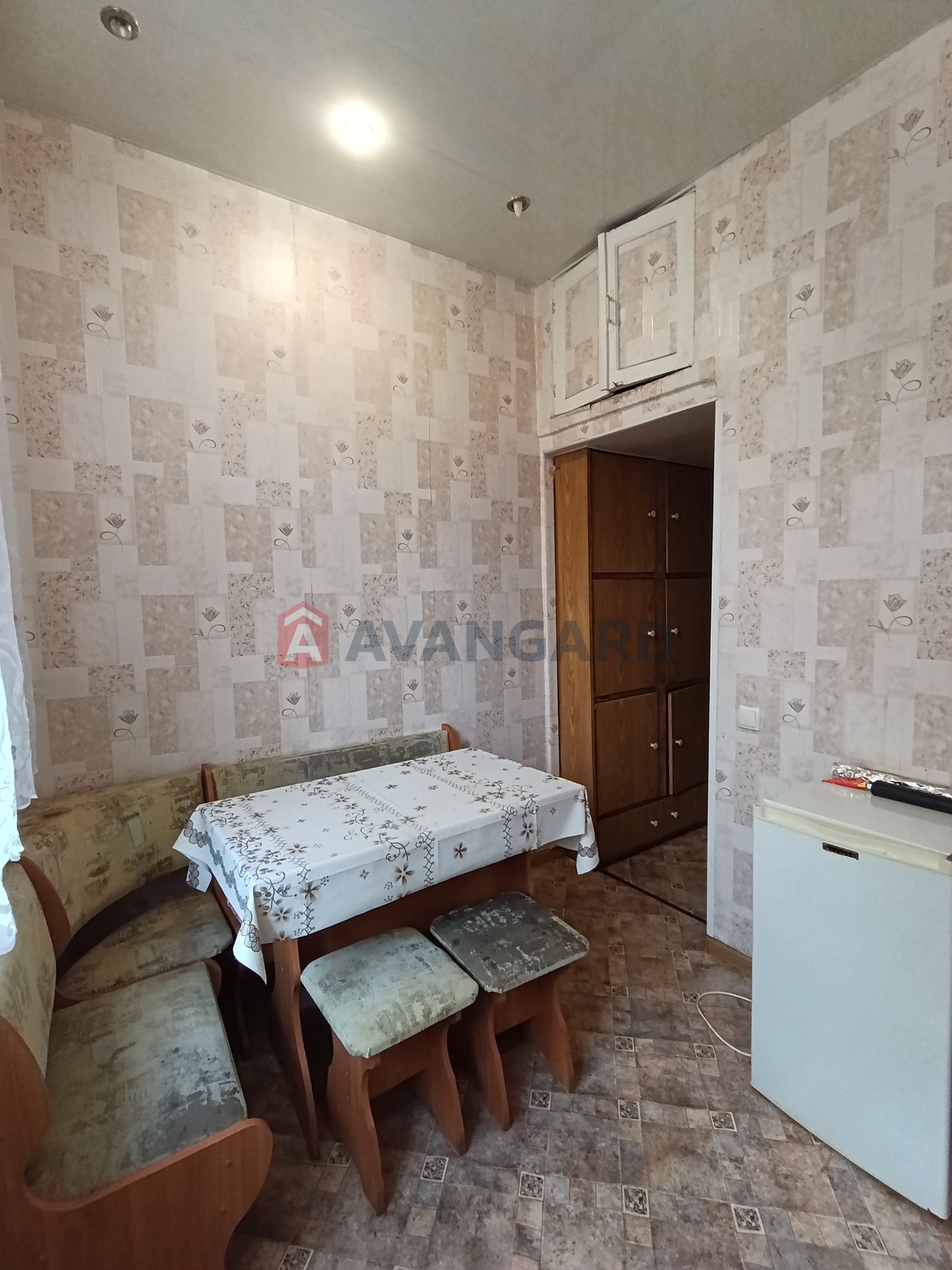 1 ��. ��������, 37/-/6 ��. �., 3/5 ������ ���� 6