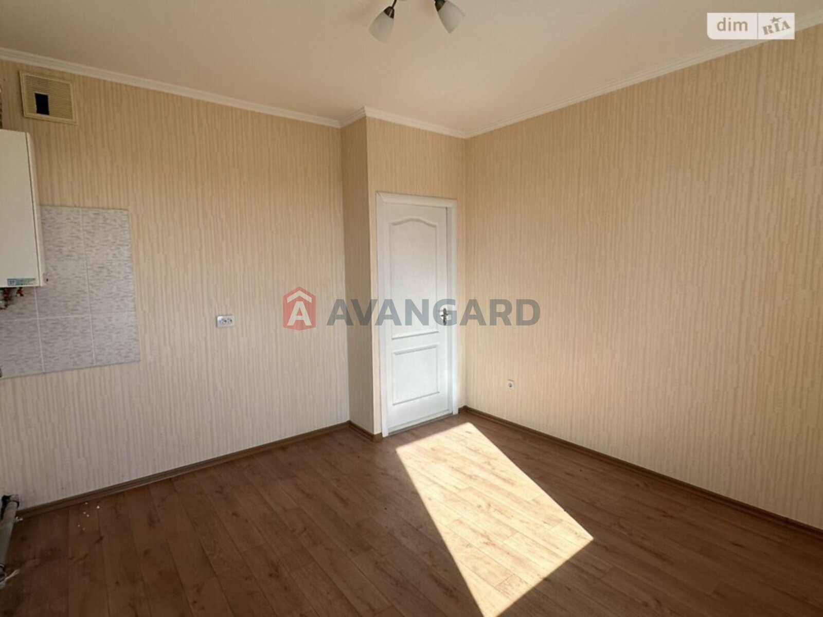 1 ����. ��������, 49/14/12 ��. �., 9/10 ���� ���� 4