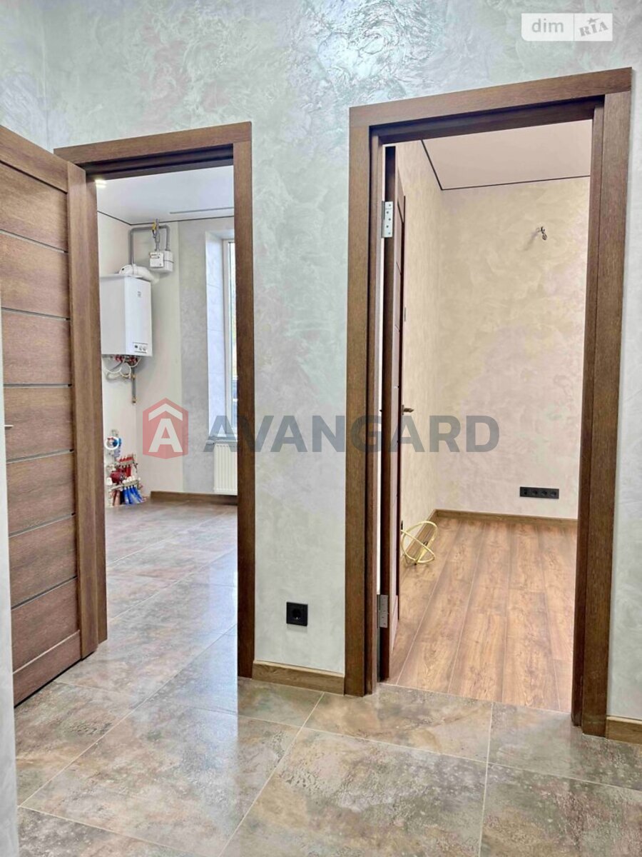 1 ����. ��������, 40/19/11 ��. �., 1/4 ���� ���� 5