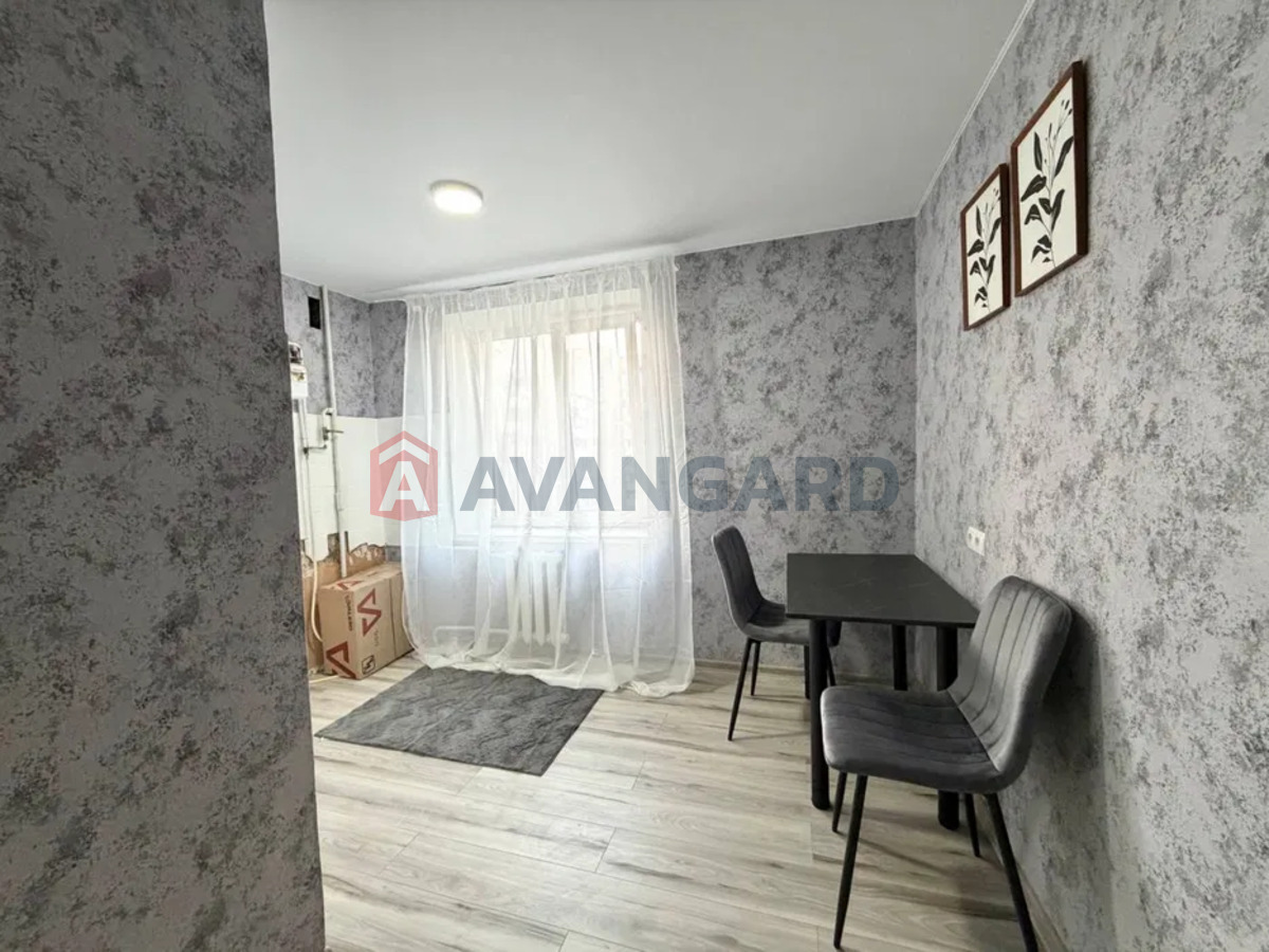 1 ����. ��������, 33/-/8 ��. �., 6/9 ���� ���� 4