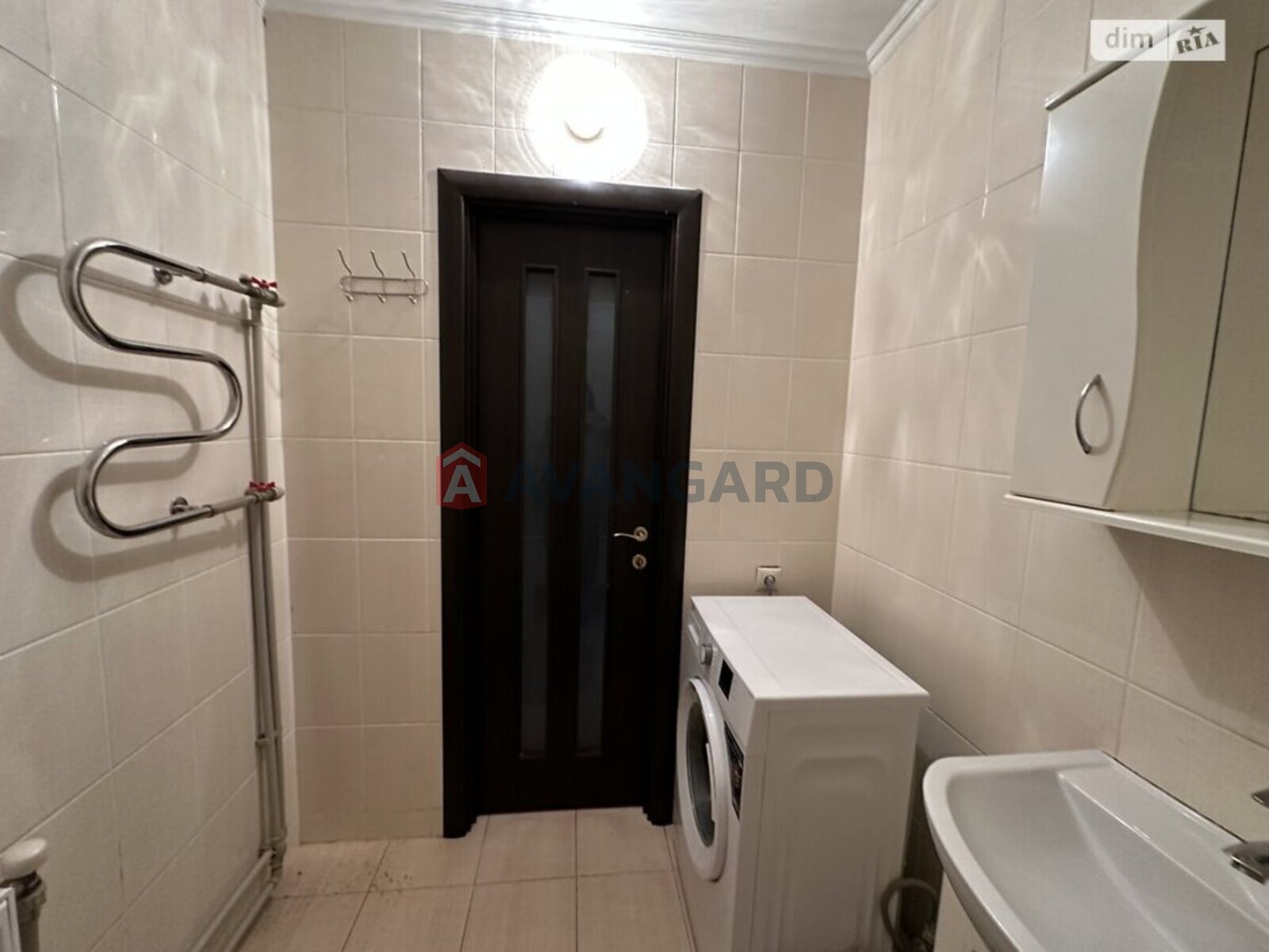 2 ����. ��������, 72/-/15 ��. �., 8/10 ���� ���� 16