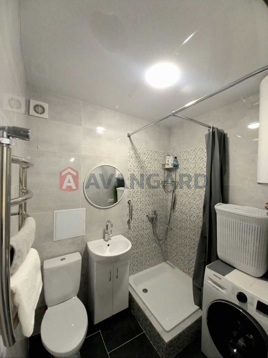 1 ��. ��������, 40/30/10 ��. �., 2/5 ������ ���� 8