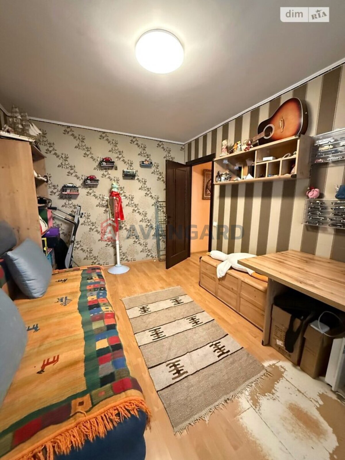 3 ��. ��������, 84/32/29 ��. �., 5/5 ������ ���� 7