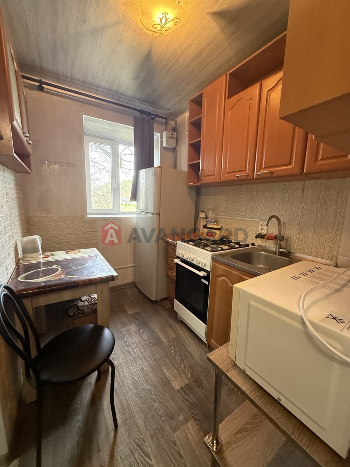 2 ��. ��������, 38/-/7 ��. �., 1/2 ������ ���� 20