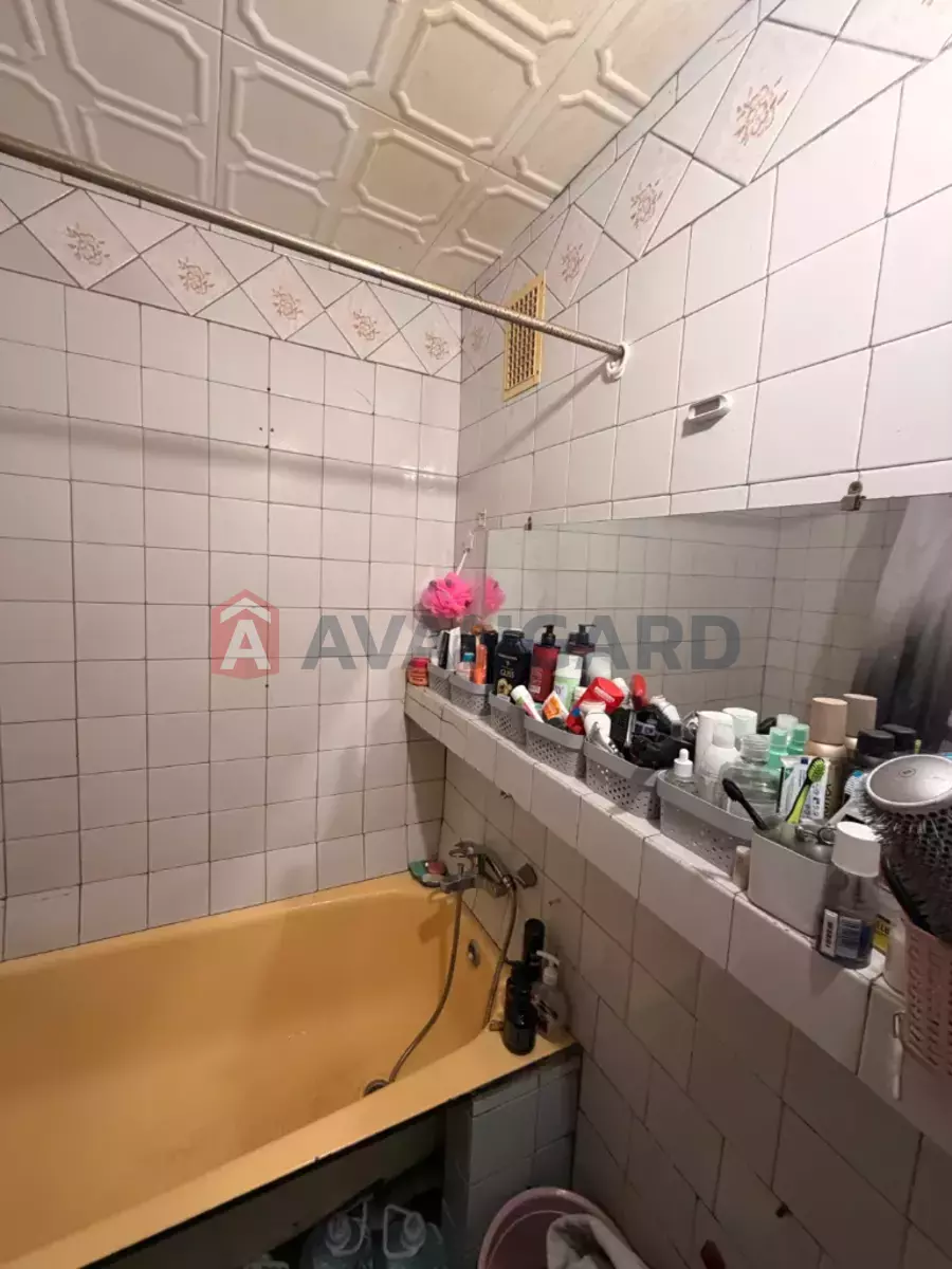 3 ����. ��������, 63/-/- ��. �., 2/10 ���� ���� 8