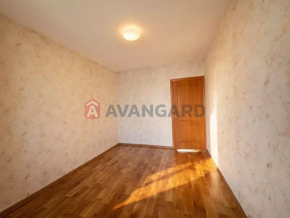 3 ��. ��������, 68/38/8 ��. �., 7/9 ������ ���� 2