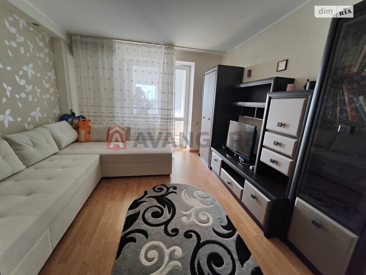 3 ��. ��������, 120/67/14 ��. �., 7/7 ������ ���� 6