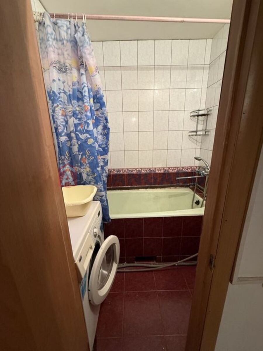 1 . , 32/-/8 . ., 4/9   6