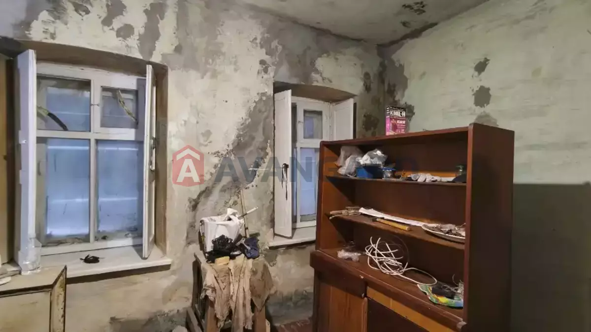 2 ��. ��������, 42/-/- ��. �., 1/2 ������ ���� 8