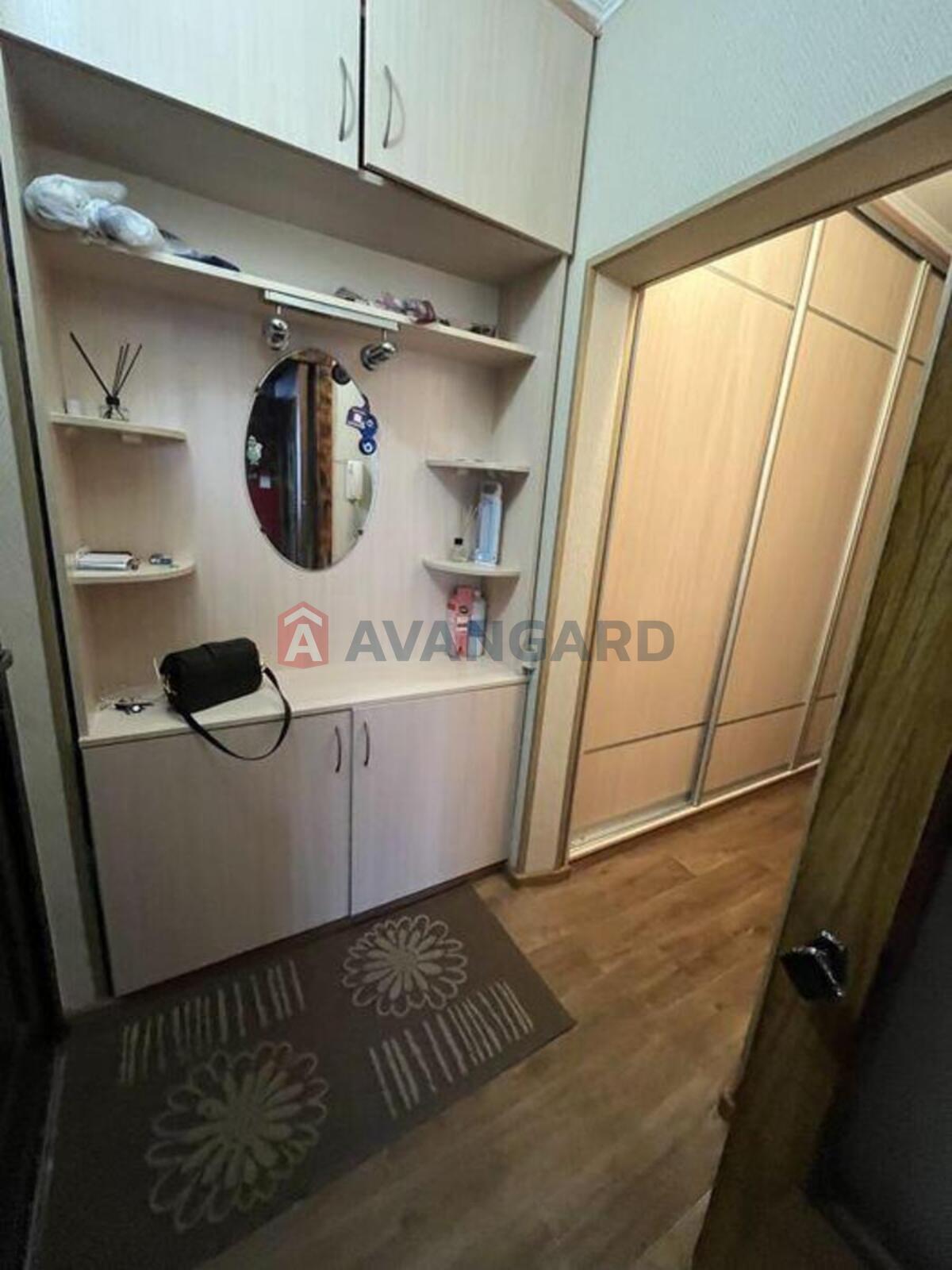 3 ��. ��������, 68/-/7 ��. �., 9/9 ������ ���� 3