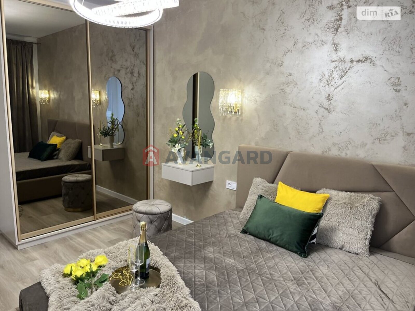 2 ����. ��������, 70/32/26 ��. �., 4/8 ���� ���� 8