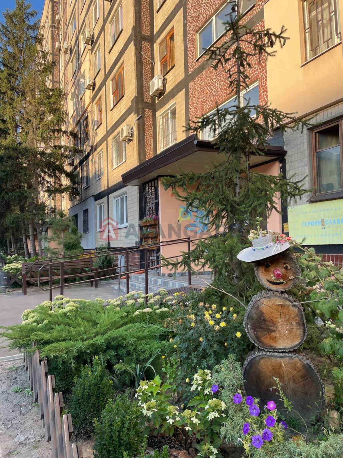 3 ��. ��������, 67/45/12 ��. �., 9/9 ������ ���� 3