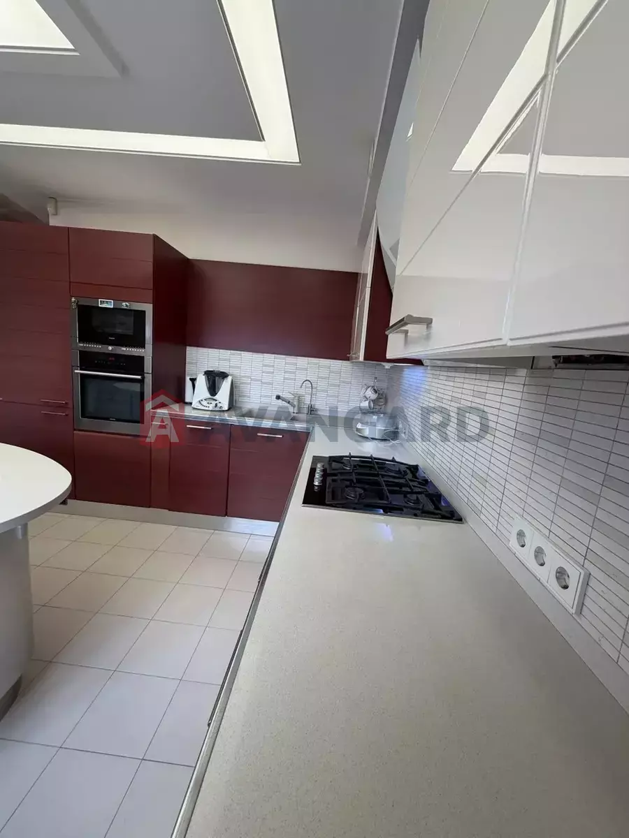 3 ��. ��������, 111/-/- ��. �., 8/10 ������ ���� 18