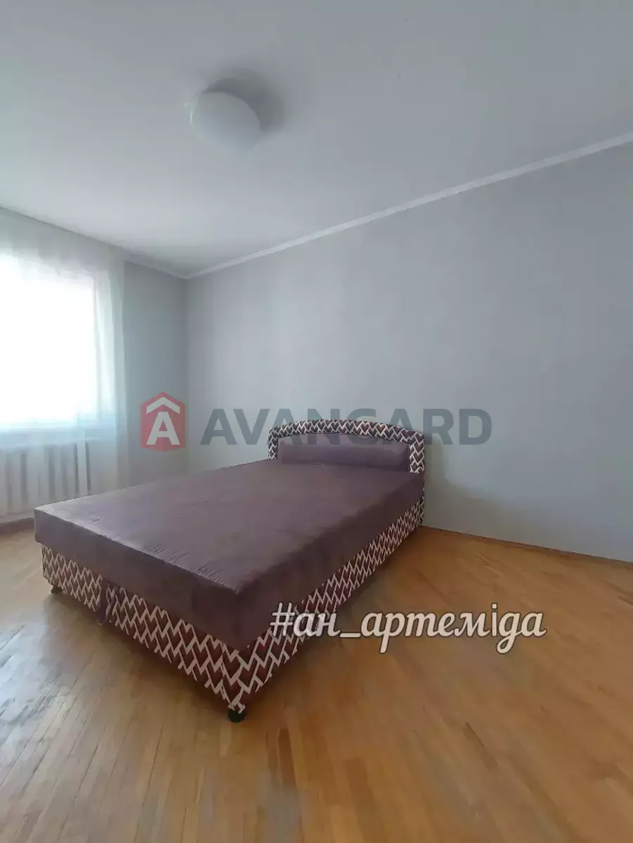 3 ����. ��������, 73/-/12 ��. �., 8/16 ���� ���� 11