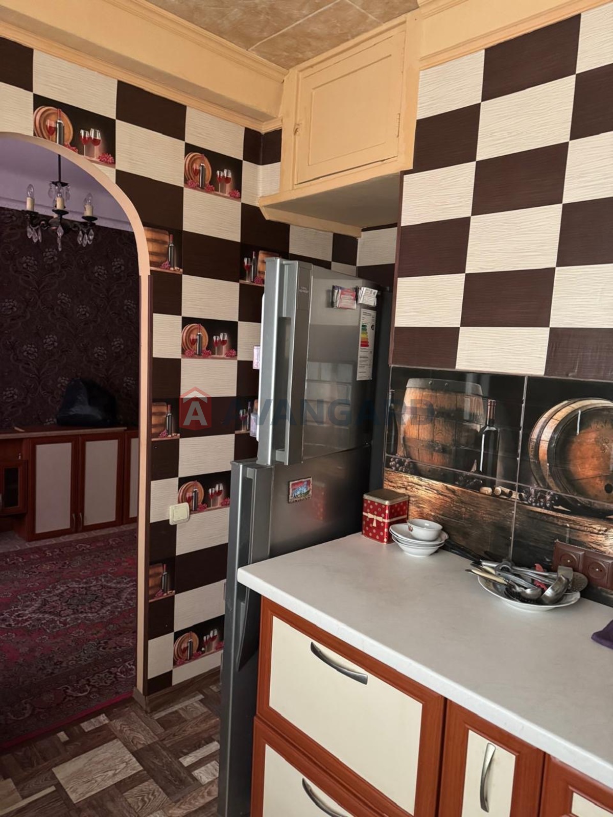 4 ��. ��������, 65,8/48/8 ��. �., 5/5 ������ ���� 12