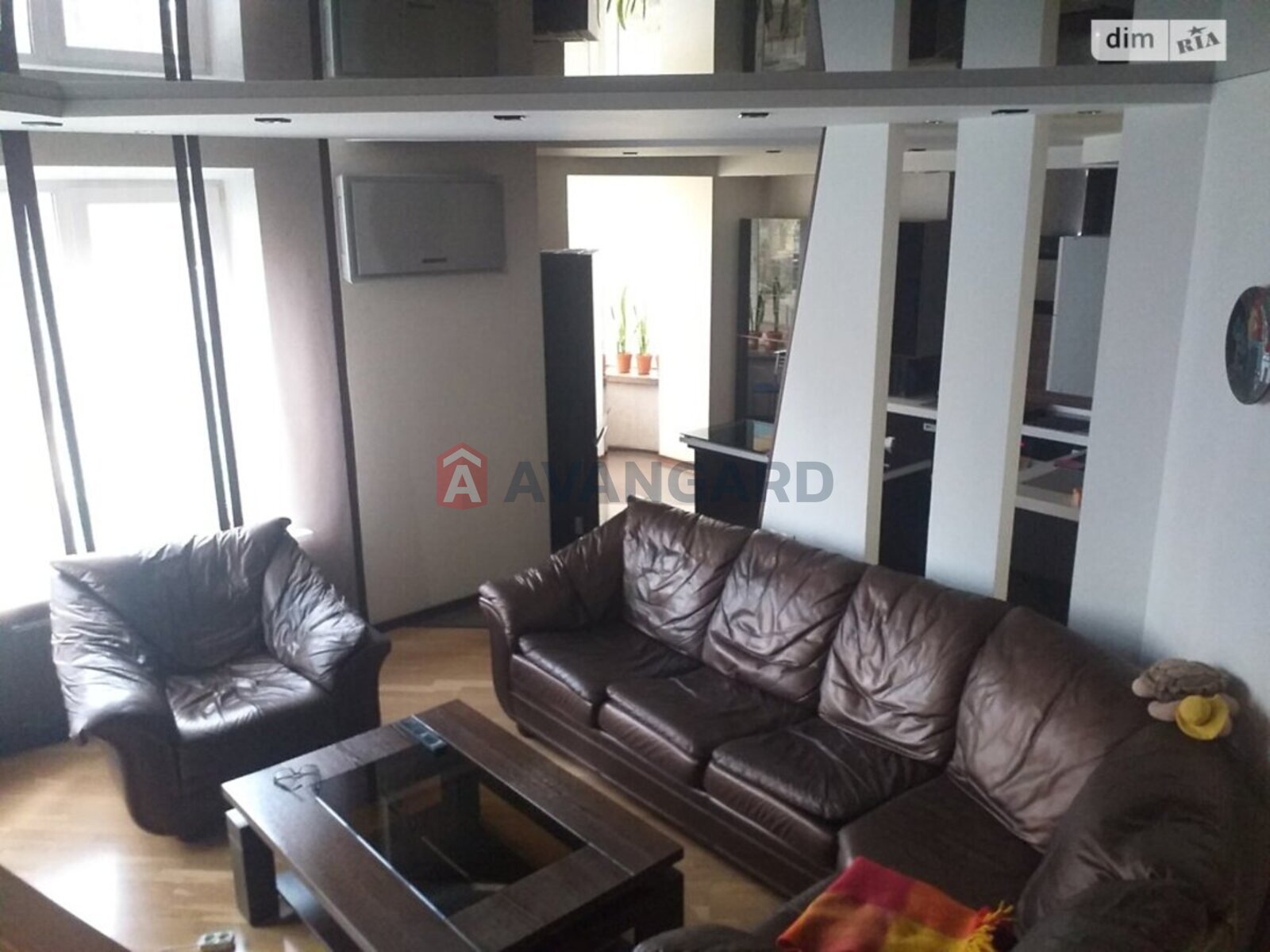 4 ��. ��������, 156/107/15 ��. �., 3/4 ������ ���� 1