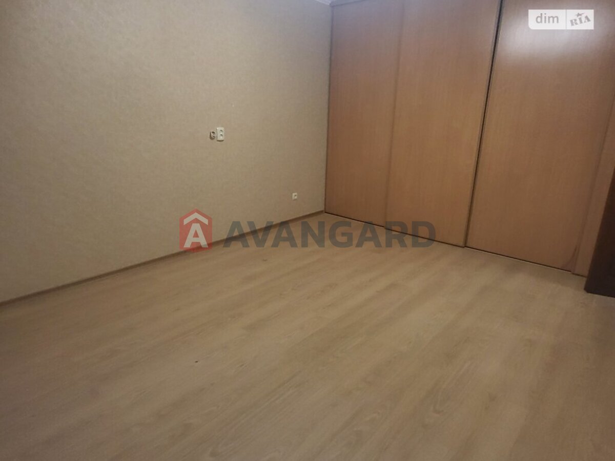 1 ��. ��������, 36/20/7 ��. �., 3/5 ������ ���� 4