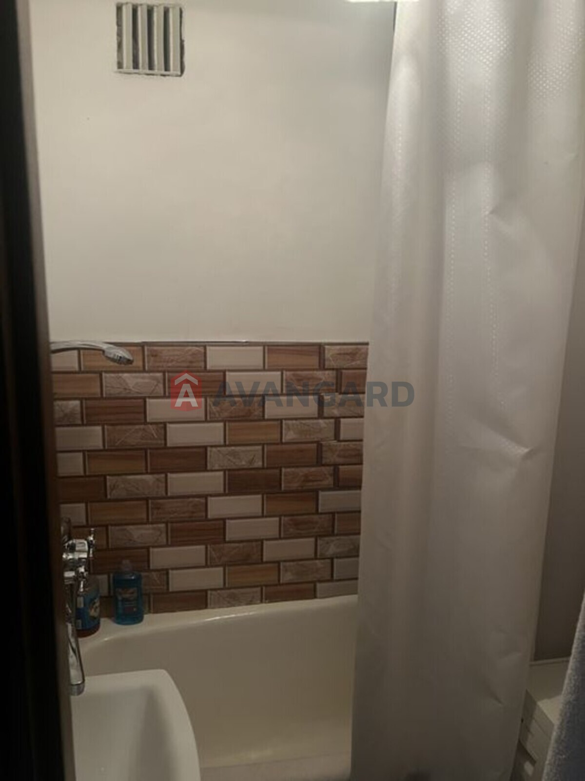 3 ��. ��������, 60/-/7 ��. �., 4/5 ������ ���� 9