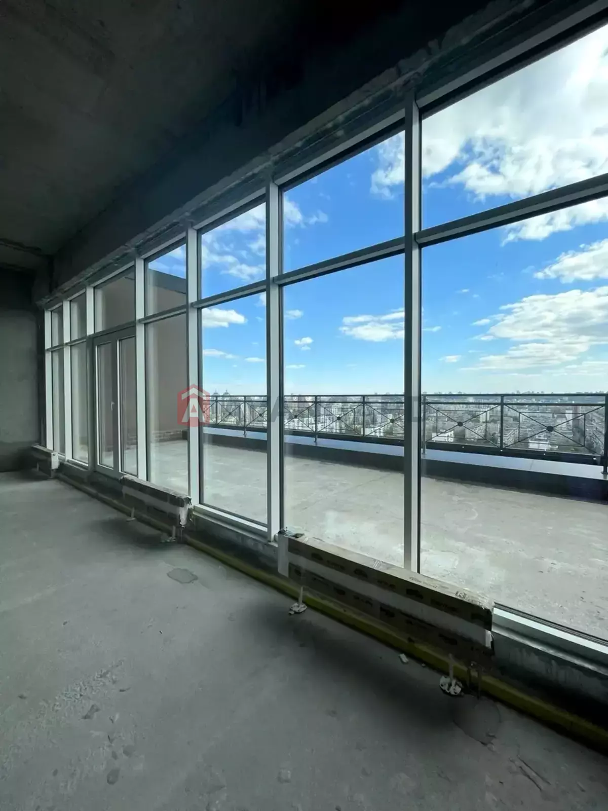 6 ��. ��������, 515/250/45 ��. �., 25/27 ������ ���� 11