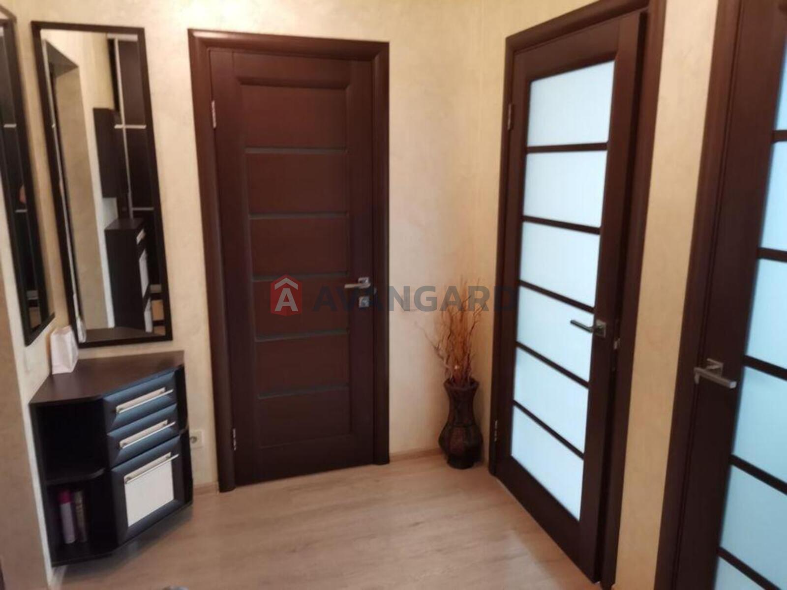 1 ����. ��������, 35/-/9 ��. �., 10/25 ���� ���� 6