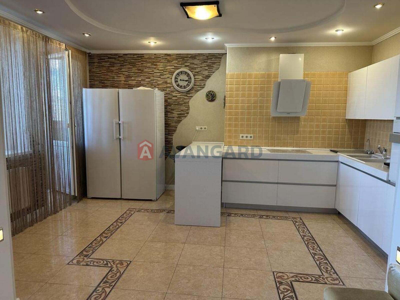 3 ��. ��������, 118/-/18 ��. �., 20/24 ������ ���� 12