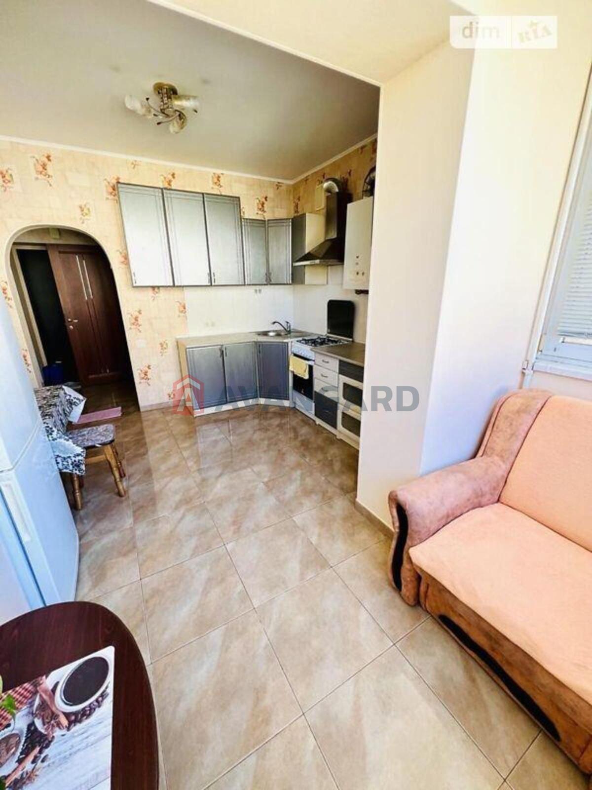 1 ��. ��������, 43/20/15 ��. �., 3/5 ������ ���� 2