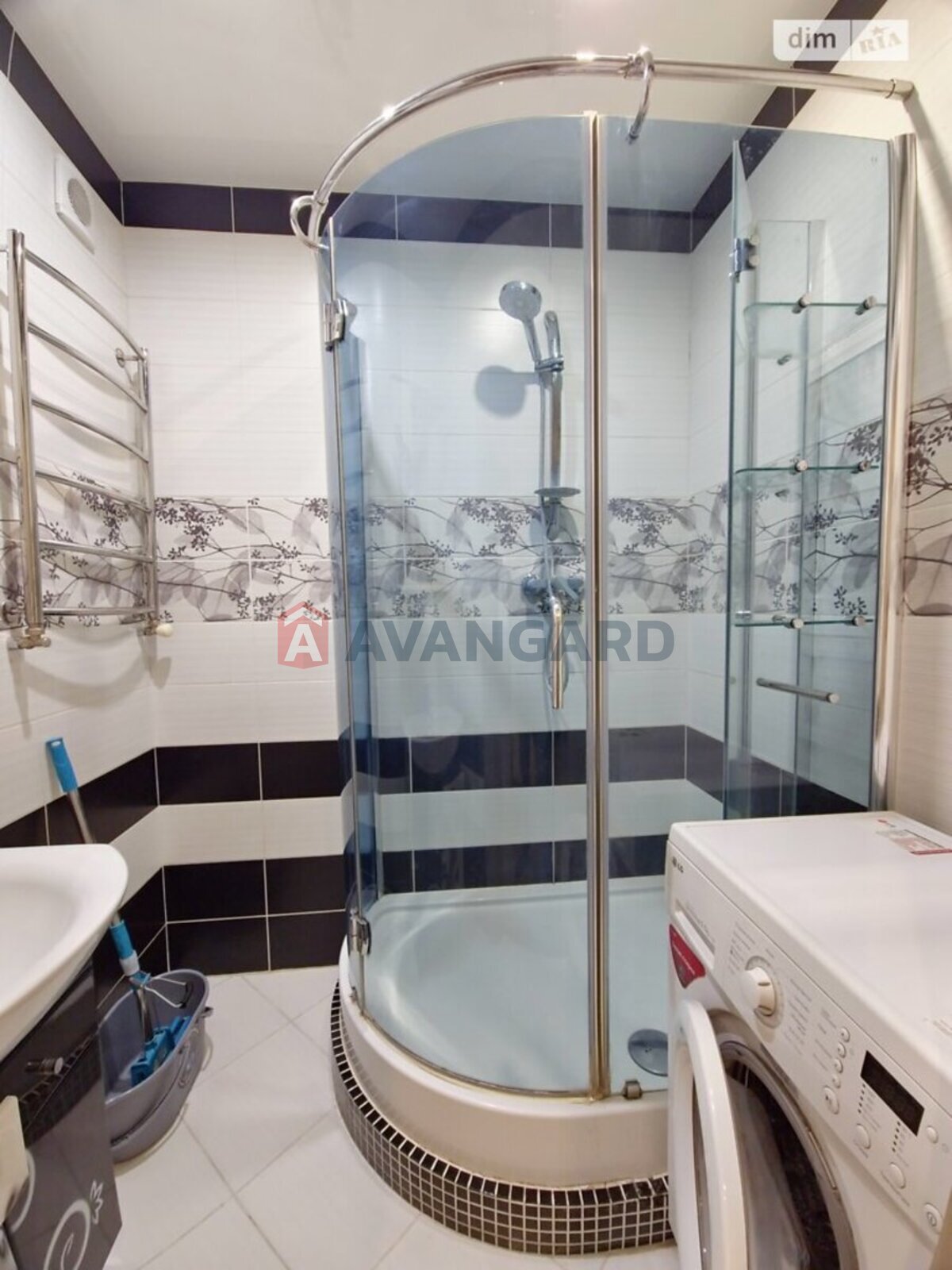 4 ��. ��������, 84/60/8 ��. �., 8/9 ������ ���� 14