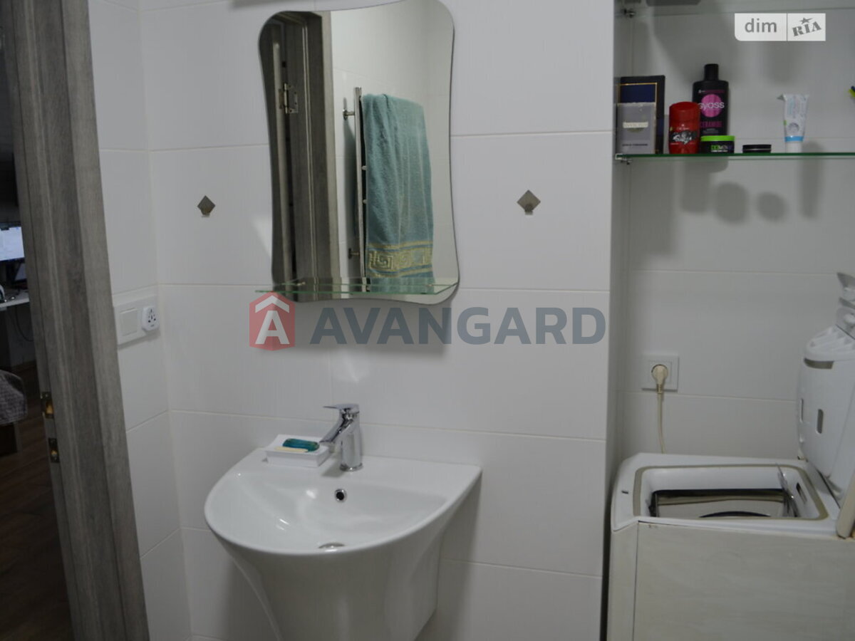 1 ����. ��������, 41/29/5 ��. �., 2/13 ���� ���� 9