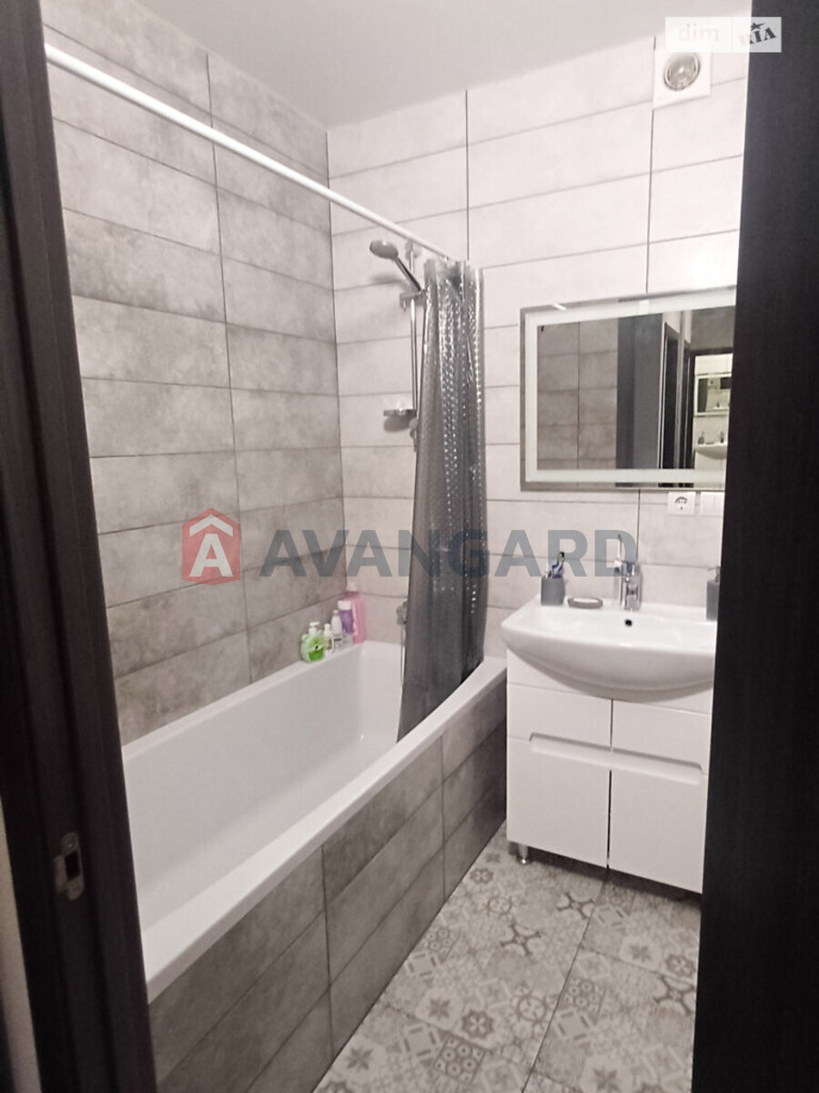 1 ��. ��������, 48/18/14 ��. �., 3/12 ������ ���� 6