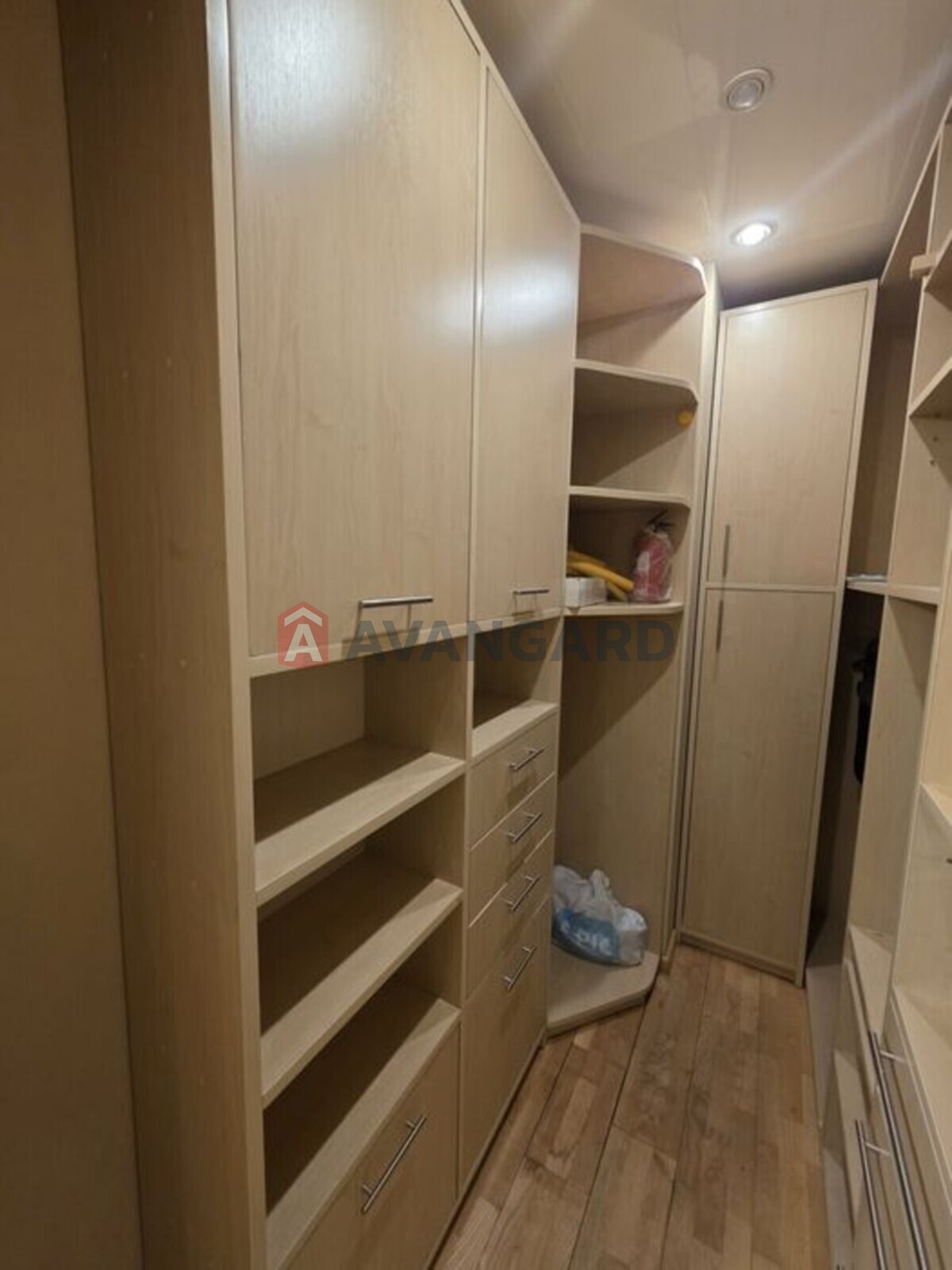 4 ��. ��������, 110/-/20 ��. �., 4/4 ������ ���� 4